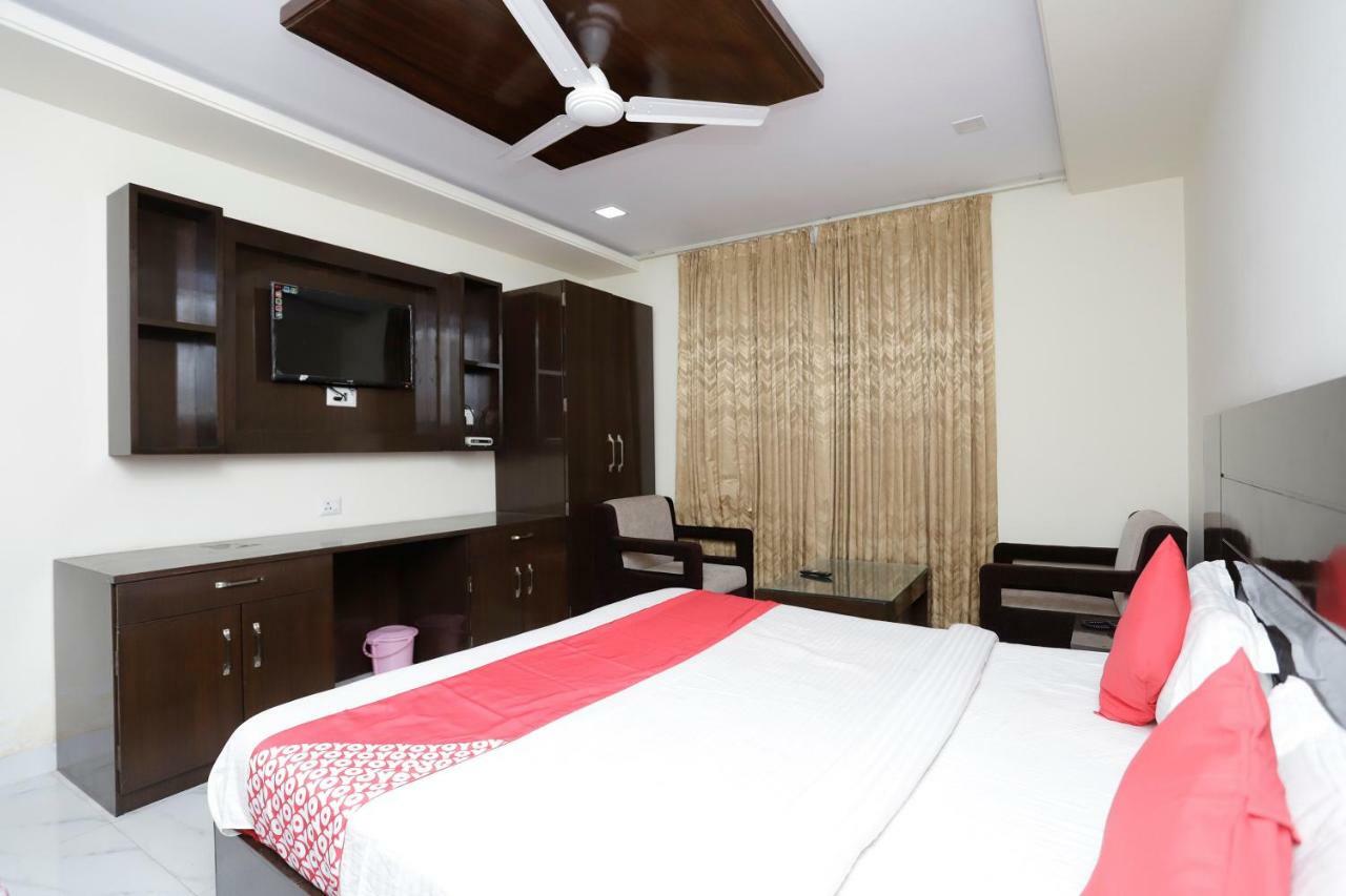 Oyo 39595 Hotel Ray Ban Kankhal 외부 사진