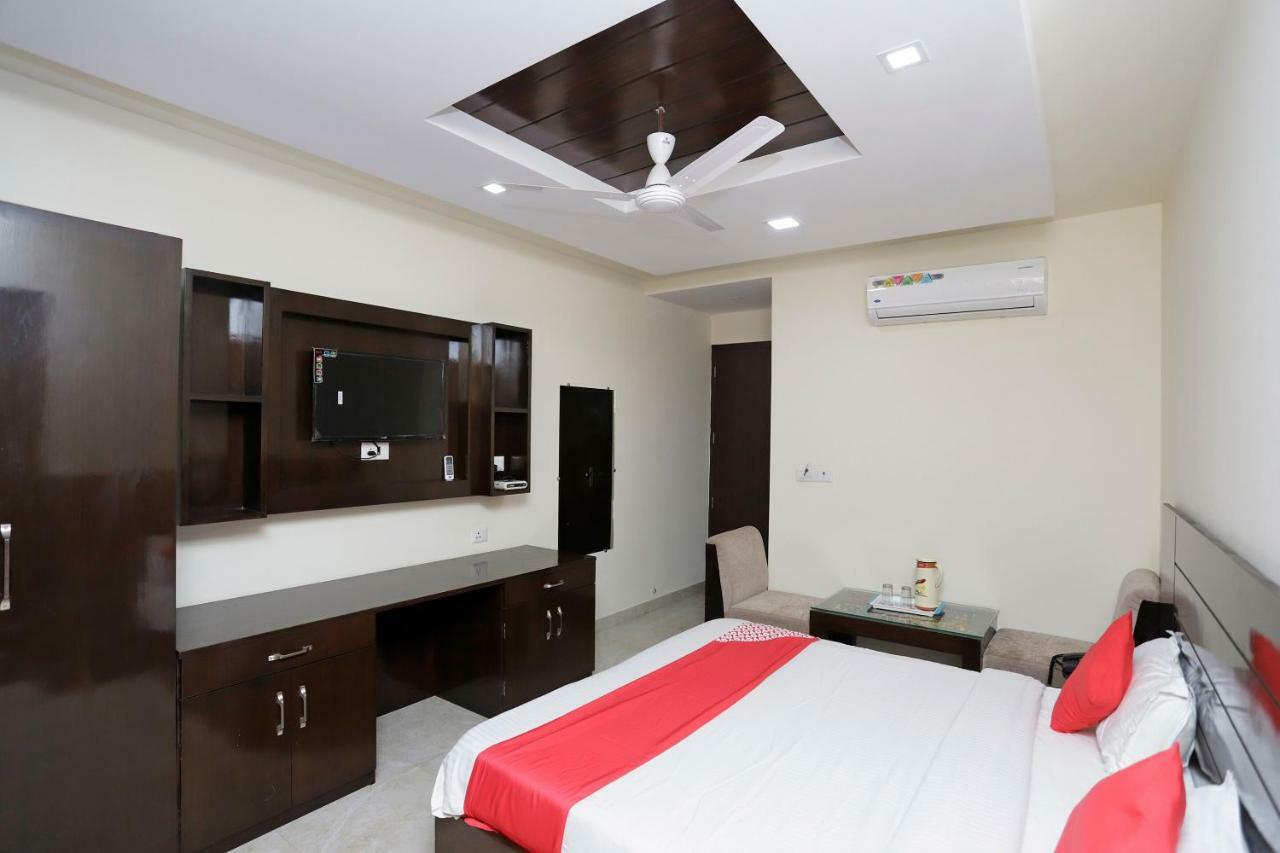 Oyo 39595 Hotel Ray Ban Kankhal 외부 사진