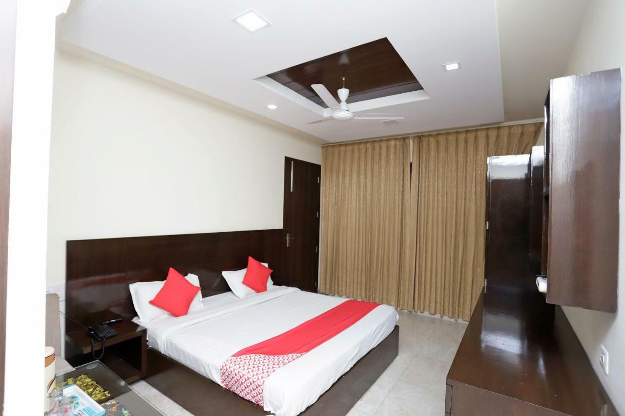 Oyo 39595 Hotel Ray Ban Kankhal 외부 사진